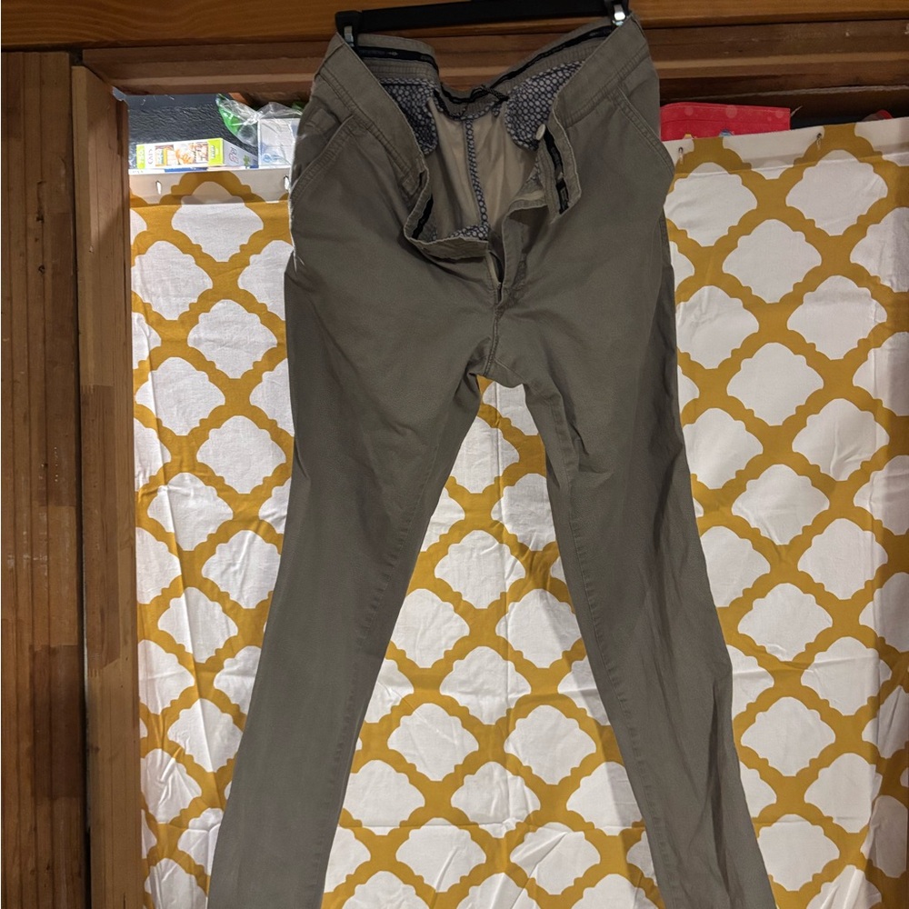 Grayers Men's Khaki Chinos